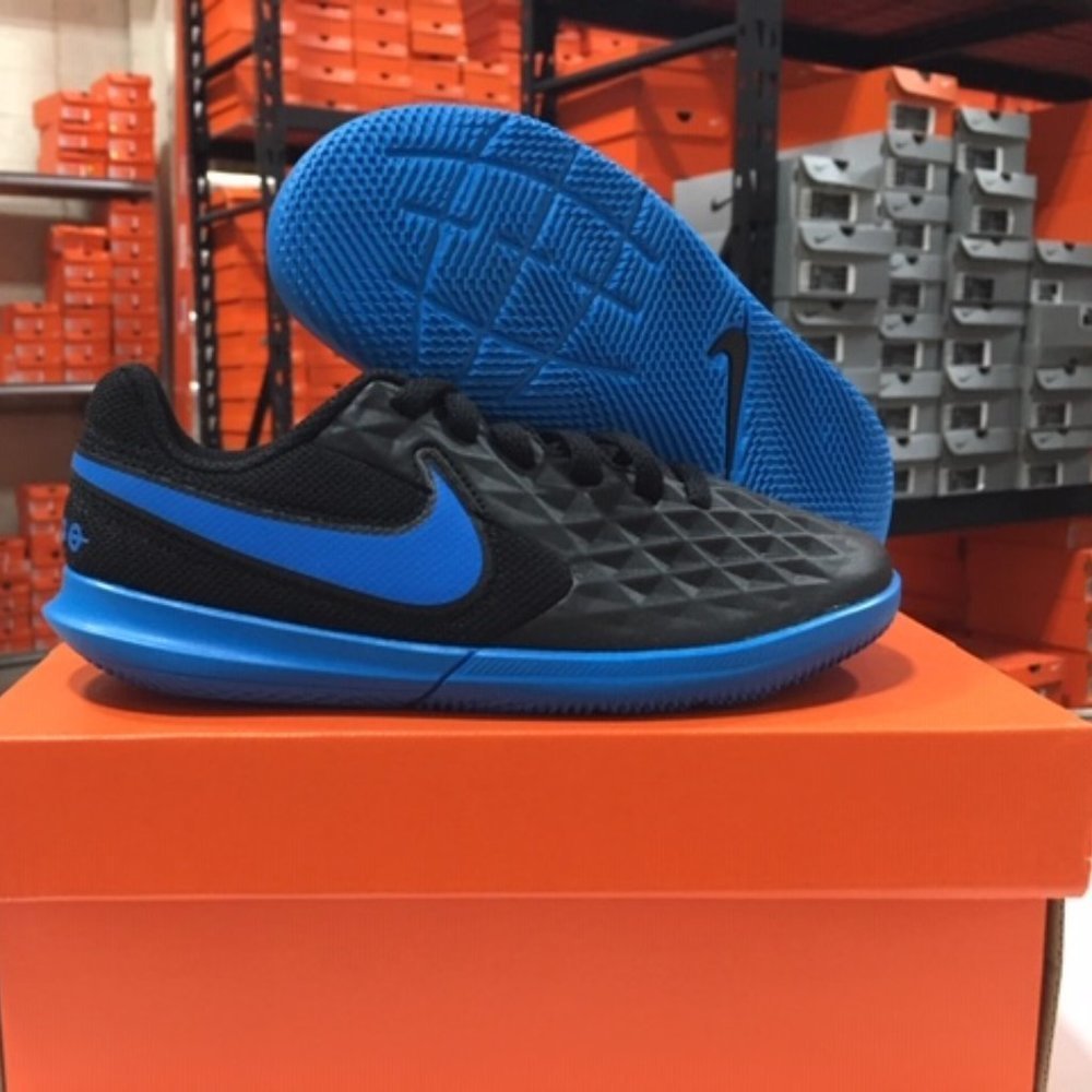 Nike Junior Legend 8 Club IC Soccer Shoes NEW!